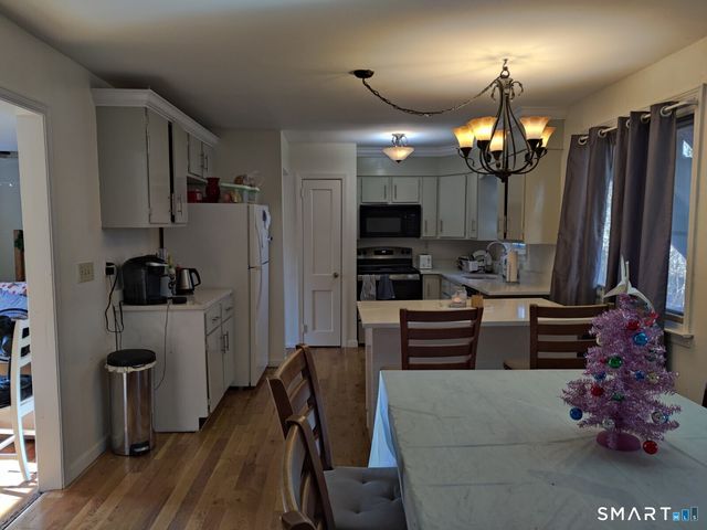 100 Loftus Circle, Bridgeport, CT 06606