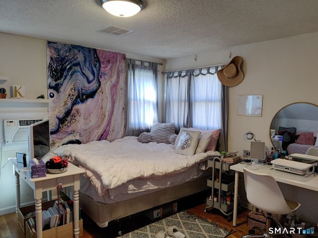 100 Loftus Circle, Bridgeport, CT 06606