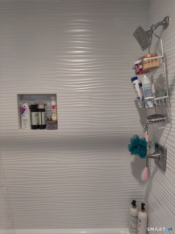 100 Loftus Circle, Bridgeport, CT 06606