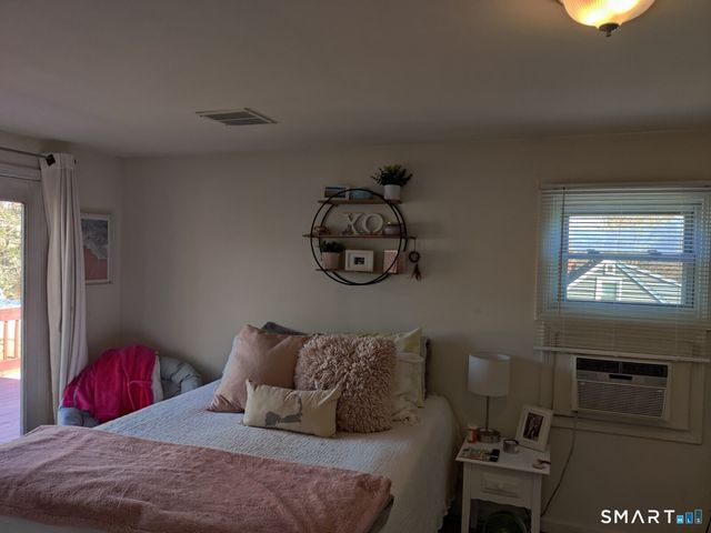 100 Loftus Circle, Bridgeport, CT 06606