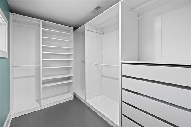 6038 Brookside Boulevard, Kansas City, MO 64113