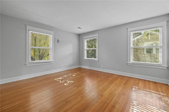 6038 Brookside Boulevard, Kansas City, MO 64113