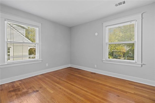 6038 Brookside Boulevard, Kansas City, MO 64113