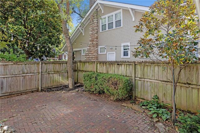 6038 Brookside Boulevard, Kansas City, MO 64113