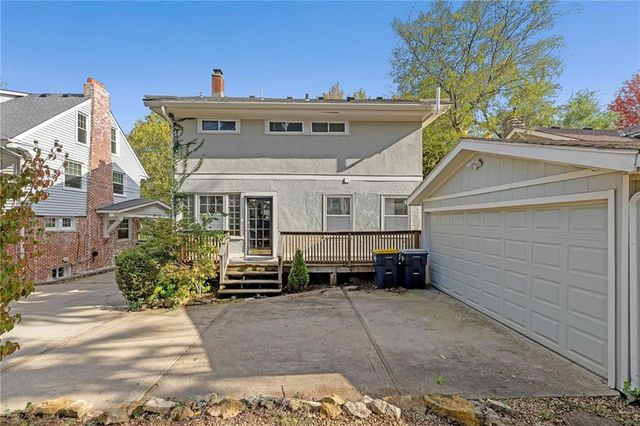 6038 Brookside Boulevard, Kansas City, MO 64113