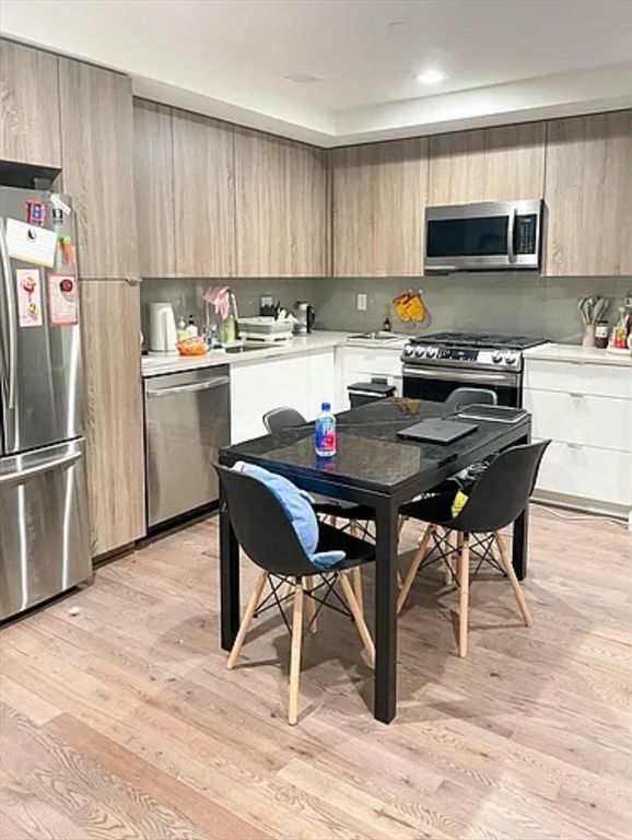 141 Hyde Park Ave 125b, Boston, MA 02130