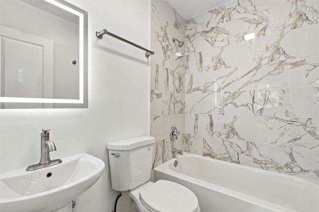 13036 56th Avenue S, Tukwila, WA 98178