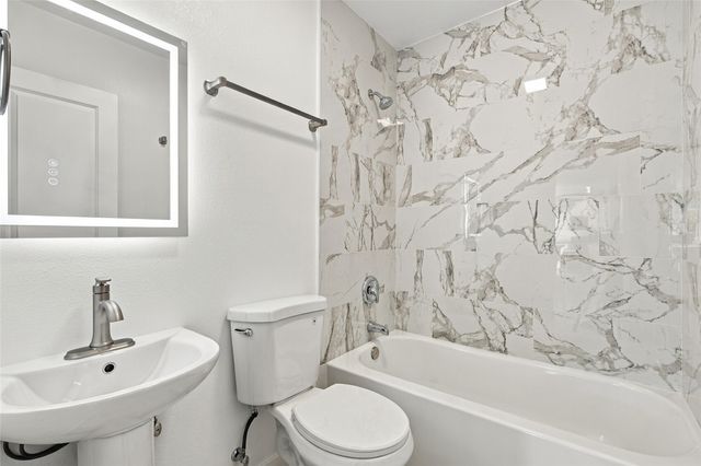 13036 56th Avenue S, Tukwila, WA 98178