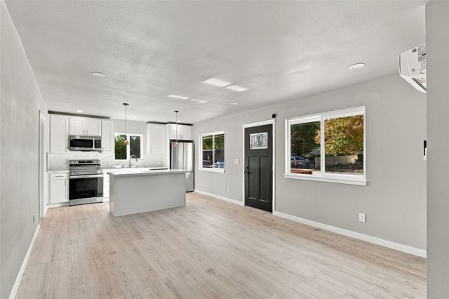 13036 56th Avenue S, Tukwila, WA 98178