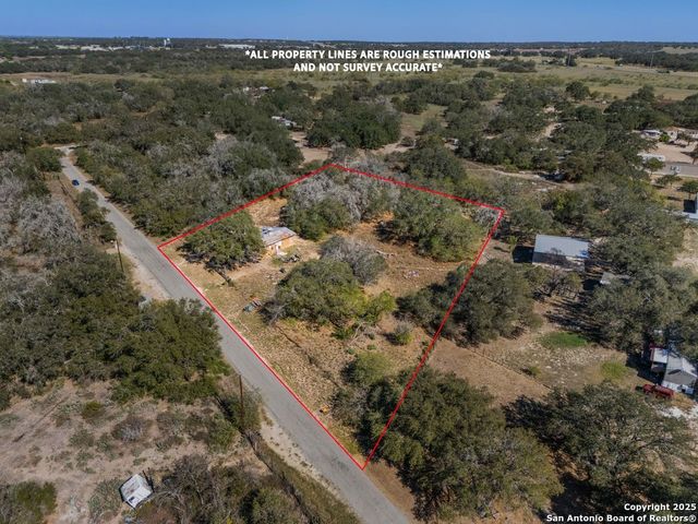 142 County Road 6719, Natalia, TX 78059