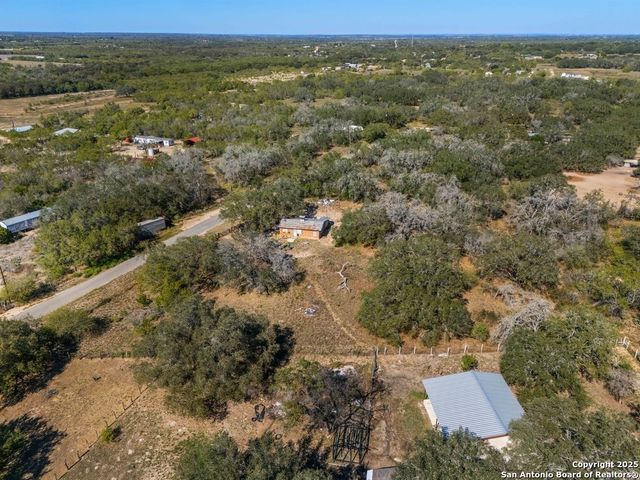 142 County Road 6719, Natalia, TX 78059