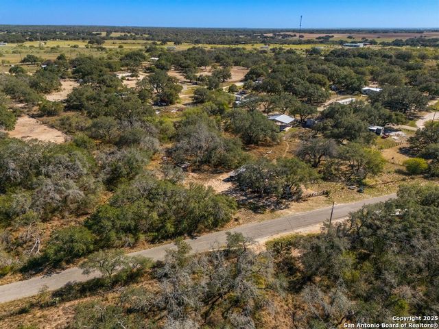 142 County Road 6719, Natalia, TX 78059
