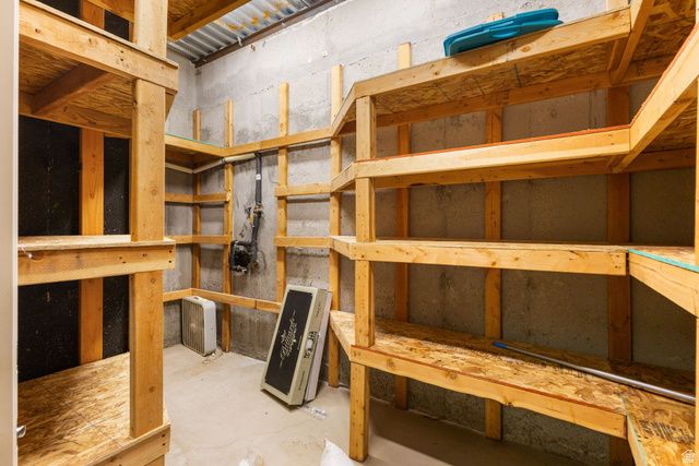 11381 S SKYLUX AVE, South Jordan, UT 84009