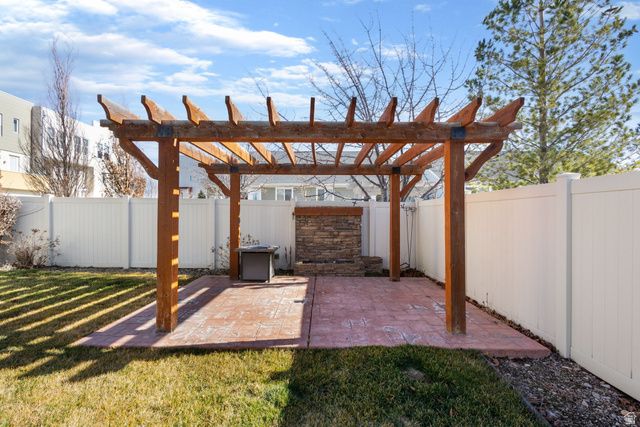 11381 S SKYLUX AVE, South Jordan, UT 84009