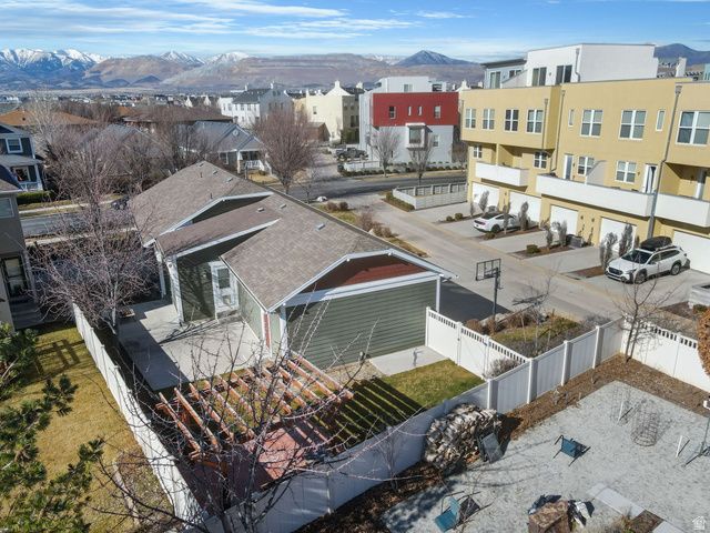 11381 S SKYLUX AVE, South Jordan, UT 84009