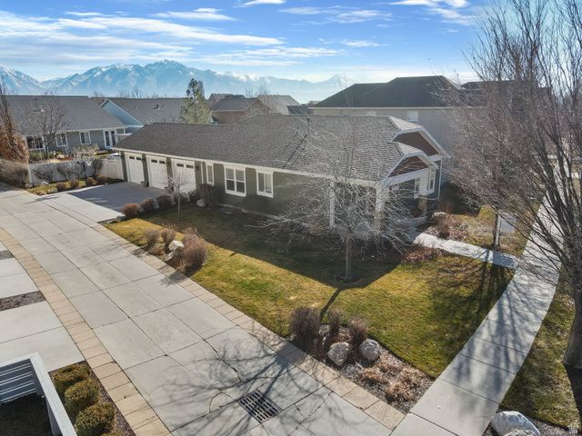 11381 S SKYLUX AVE, South Jordan, UT 84009