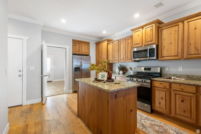 11381 S SKYLUX AVE, South Jordan, UT 84009