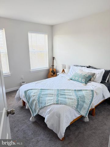 121 FOUR LEAF DR, Downingtown, PA 19335