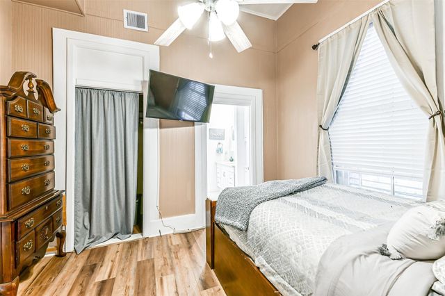 1421 Winnie Street, Galveston, TX 77550