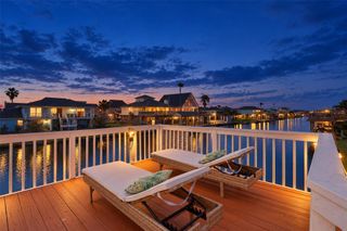 1078 Redfish Street, Bayou Vista, TX 77563