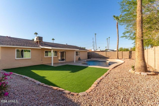 2705 W Summit Place, Chandler, AZ 85224