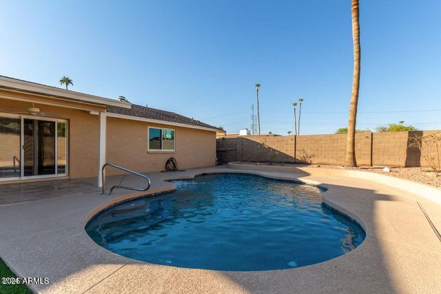 2705 W Summit Place, Chandler, AZ 85224
