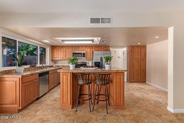 2705 W Summit Place, Chandler, AZ 85224
