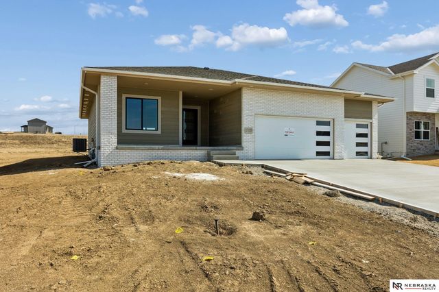 11103 N 173 Street, Bennington, NE 68007