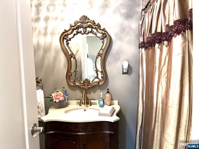 256 Teaneck Road, Ridgefield Park, NJ 07660