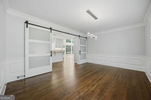 7525 S Spalding Lake Drive, Sandy Springs, GA 30350