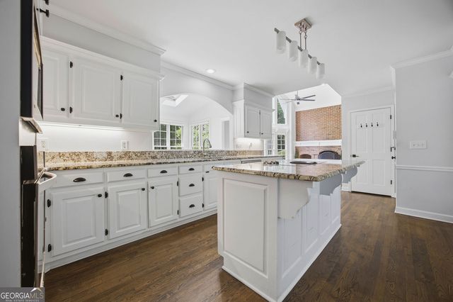 7525 S Spalding Lake Drive, Sandy Springs, GA 30350