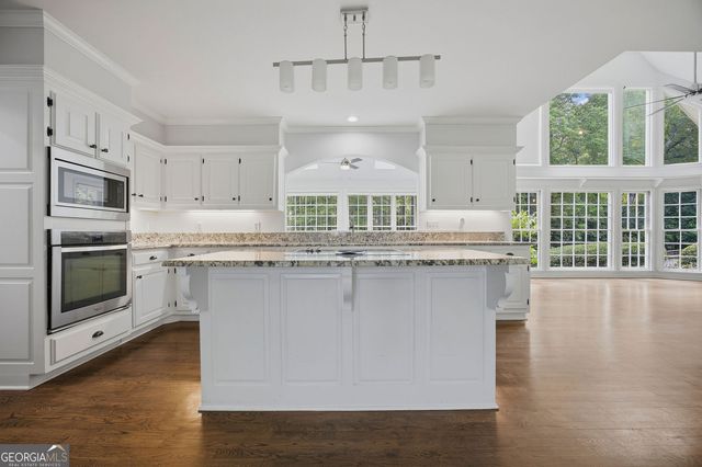 7525 S Spalding Lake Drive, Sandy Springs, GA 30350
