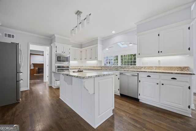 7525 S Spalding Lake Drive, Sandy Springs, GA 30350