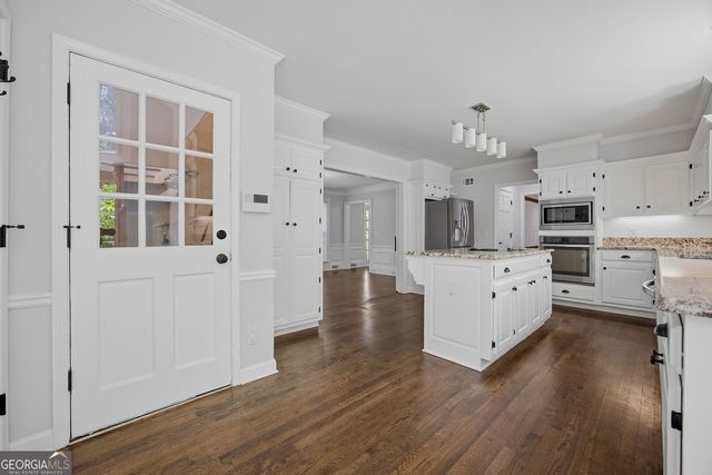 7525 S Spalding Lake Drive, Sandy Springs, GA 30350
