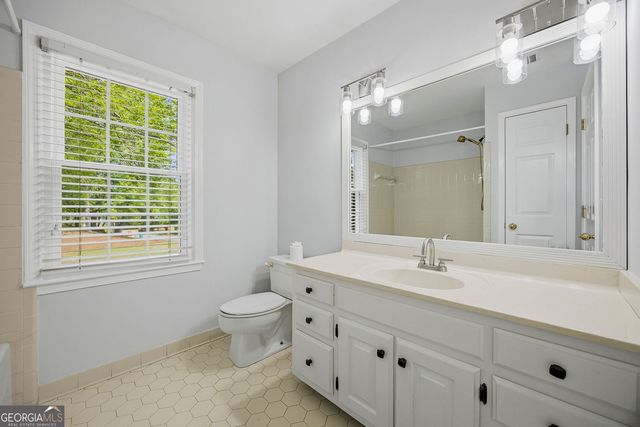 7525 S Spalding Lake Drive, Sandy Springs, GA 30350