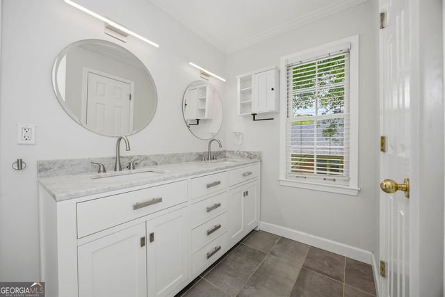 7525 S Spalding Lake Drive, Sandy Springs, GA 30350