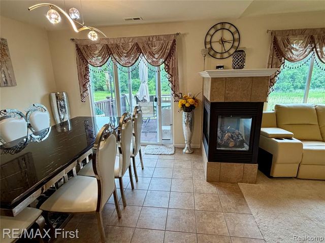 29541 Woodpark Circle, Warren, MI 48092