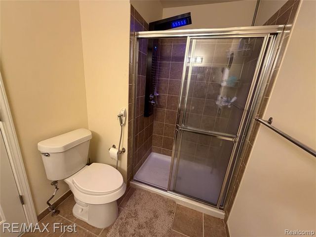 29541 Woodpark Circle, Warren, MI 48092