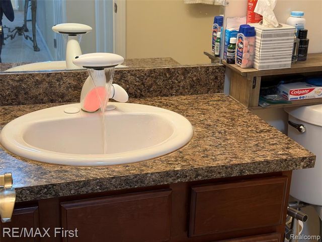 29541 Woodpark Circle, Warren, MI 48092