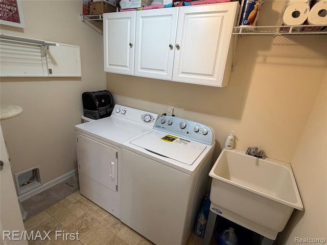 29541 Woodpark Circle, Warren, MI 48092