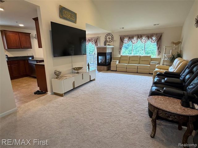 29541 Woodpark Circle, Warren, MI 48092