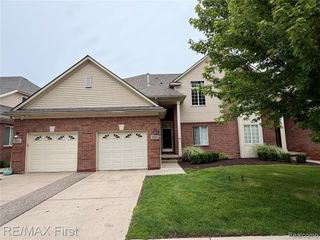 29541 Woodpark Circle, Warren, MI 48092
