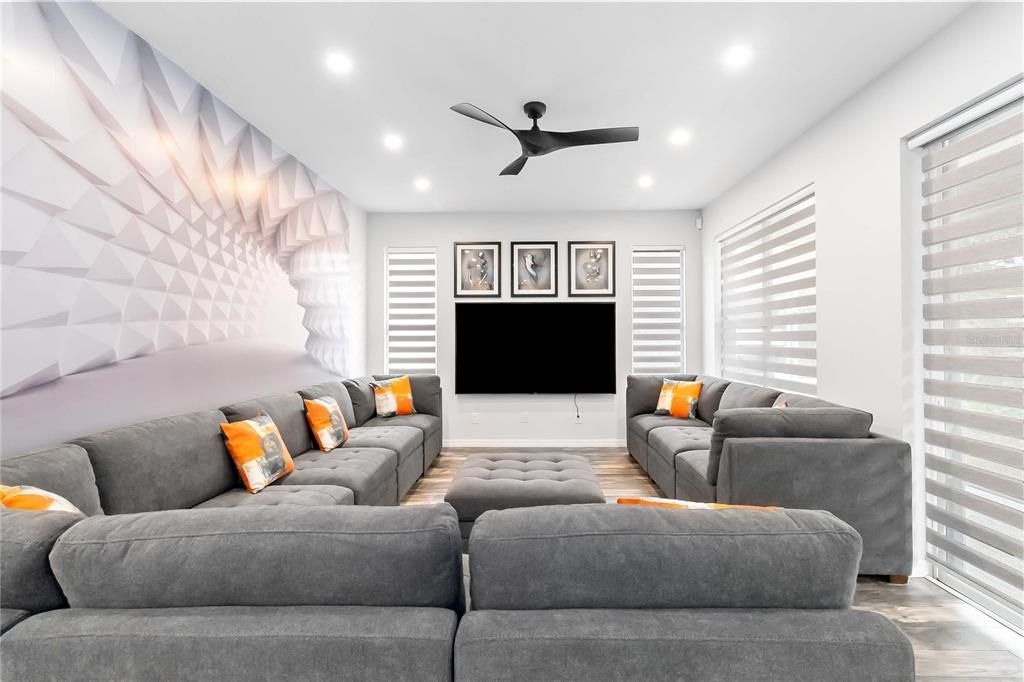 Image 11 of property listing at 4970 OLDHAM STREET, Sarasota, FL 34238