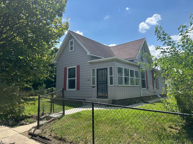 2105 Arrow Avenue, Anderson, IN 46016