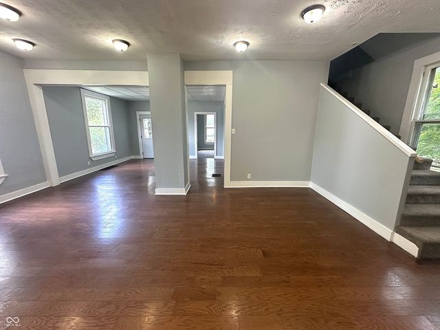 2105 Arrow Avenue, Anderson, IN 46016