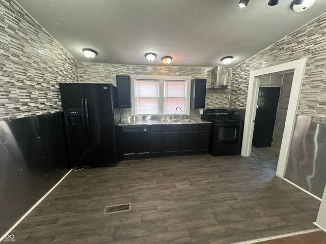 2105 Arrow Avenue, Anderson, IN 46016