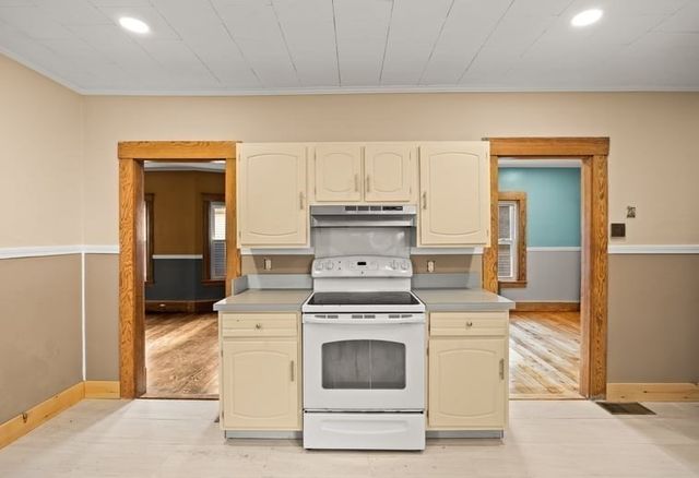 227 Dover St, Brockton, MA 02301