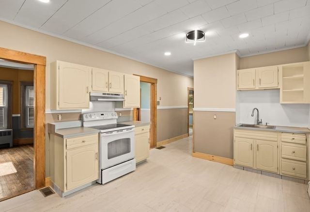 227 Dover St, Brockton, MA 02301
