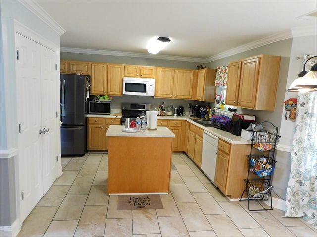 1800 Tuftstown Court, Snellville, GA 30078