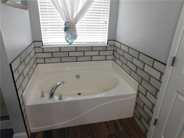 1800 Tuftstown Court, Snellville, GA 30078